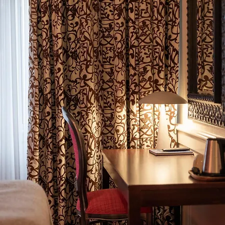 Отель Grand 4*